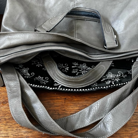 Tory Burch Large Amanda Leather Bag - Picture 10 of 13